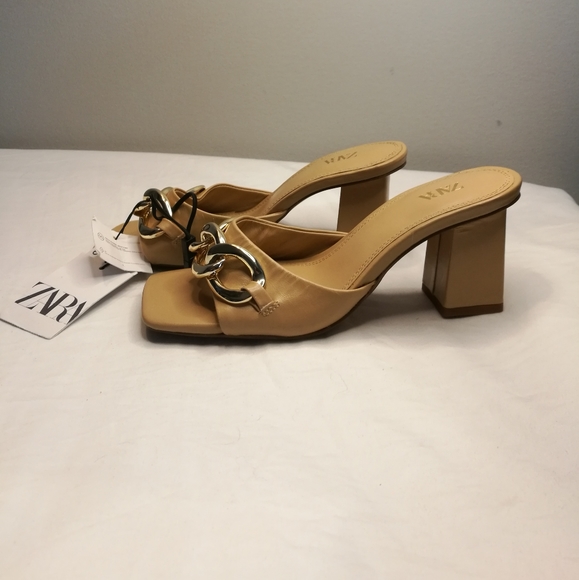 NWT ZARA Tan Leather Gold Chain Heeled Sandals